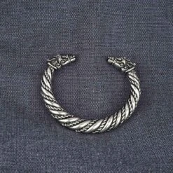 Large Sleipnir Viking Bracelet – Pewter 19 Large Sleipnir Viking Bracelet – Pewter -Chic Jewelry Store AS ABLET018 8