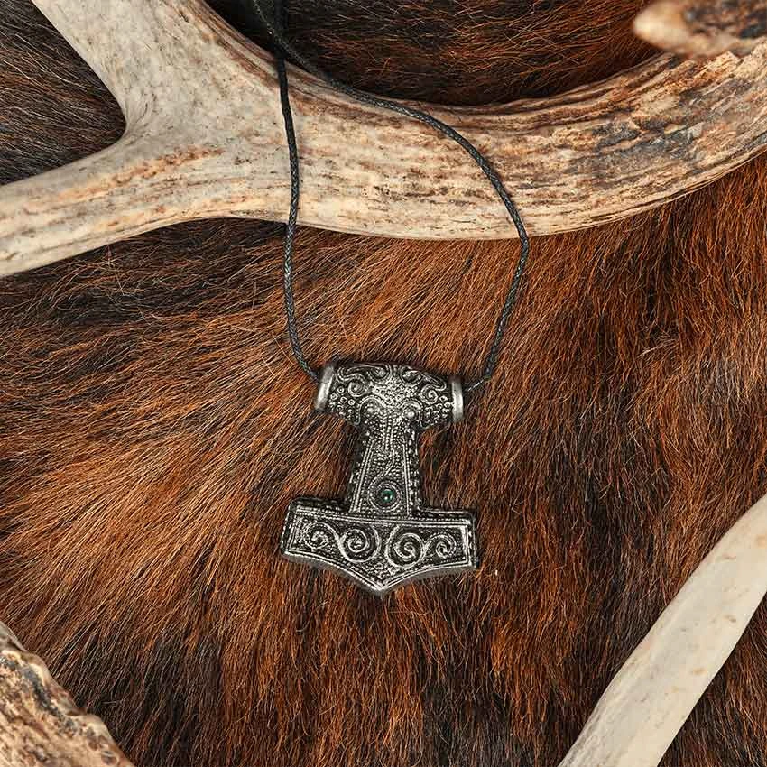 Skane Thors Hammer Viking Necklace – Green 6 Skane Thors Hammer Viking Necklace – Green - Image 4