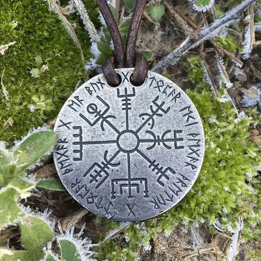 Vegvisir Norse Silver Necklace 5 Vegvisir Norse Silver Necklace - Image 3